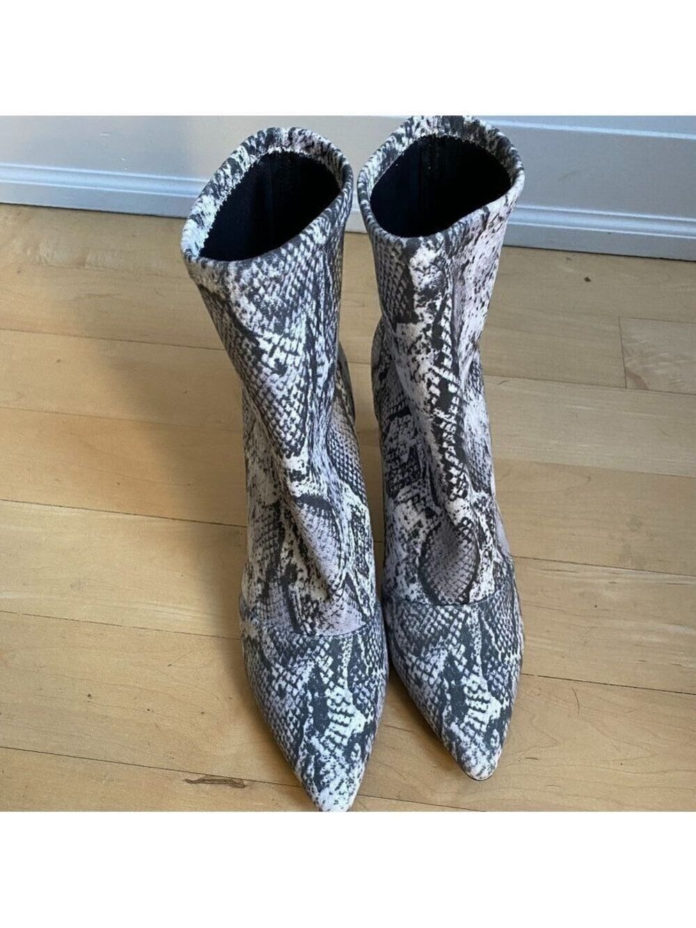 CHARLES David New Stretch Ankle Boot Snake Print - Picture 5 of 8